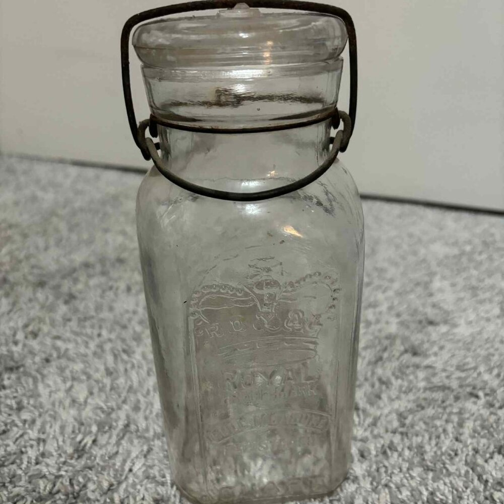 1 Vintage 1908 Clear Royal Full Measure Registered Jar with Clasp Lid